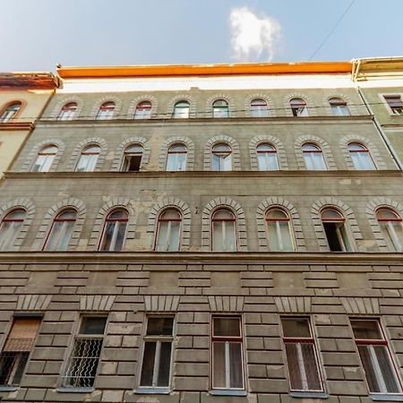 Cozy Nest By The Andrassy Avenue Apartment Budapest Exterior photo